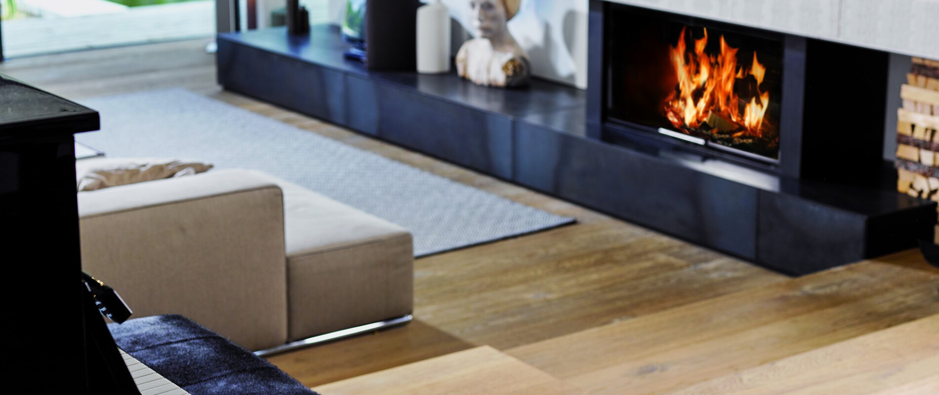 Image Title: If somebody hovers the image it appears.