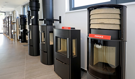 Vzorová kamna v showroomu