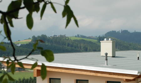 Haus mit einem Keramik-Schornsteinsystem