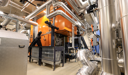 Hackschnitzelheizung mit Abgassystemen in Heizzentrale