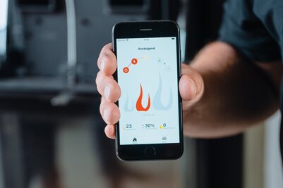 Égésvezérlés appja egy mobiltelefon kijelzőjén